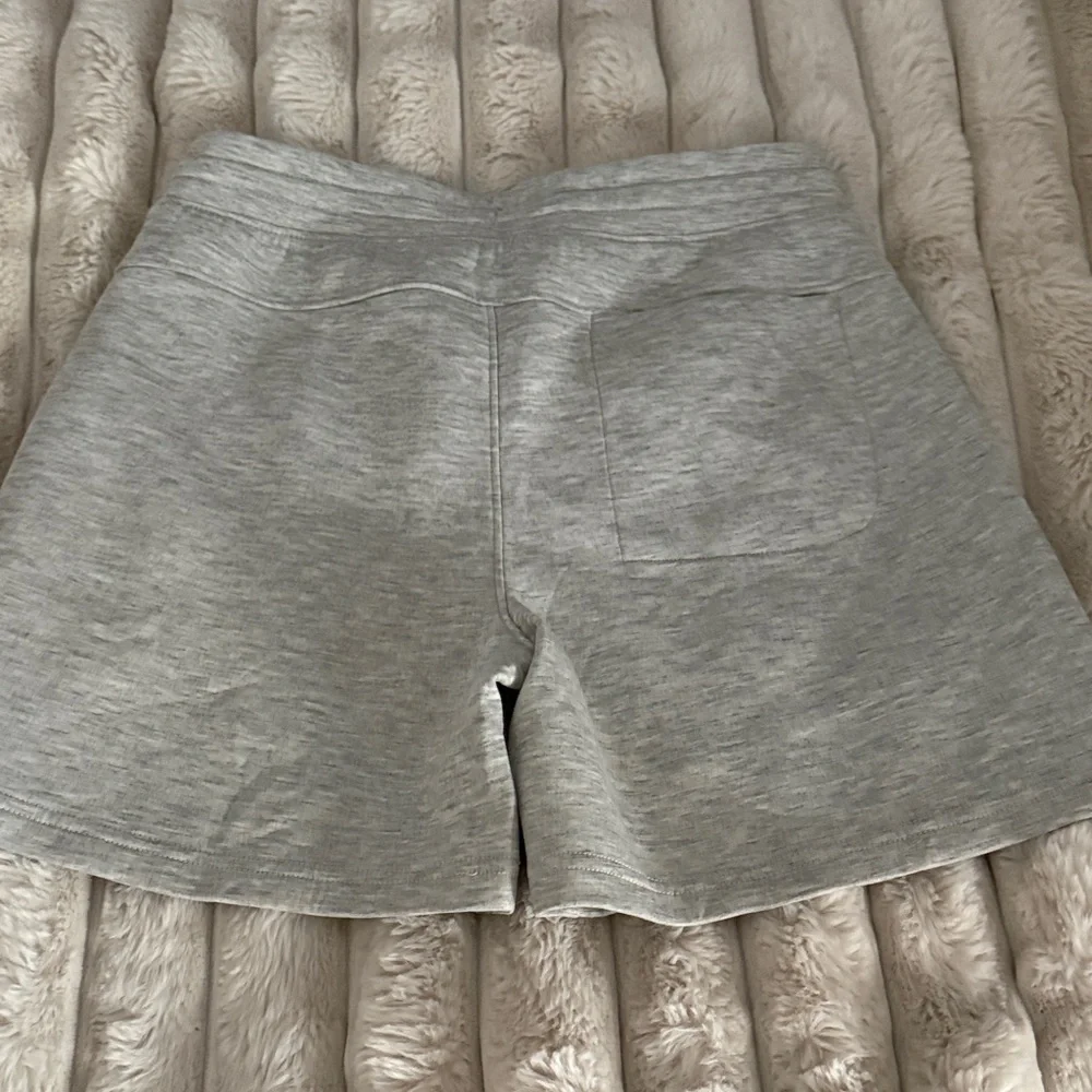 Abercrombie Kids Light Gray Shorts - Picture 4 of 4